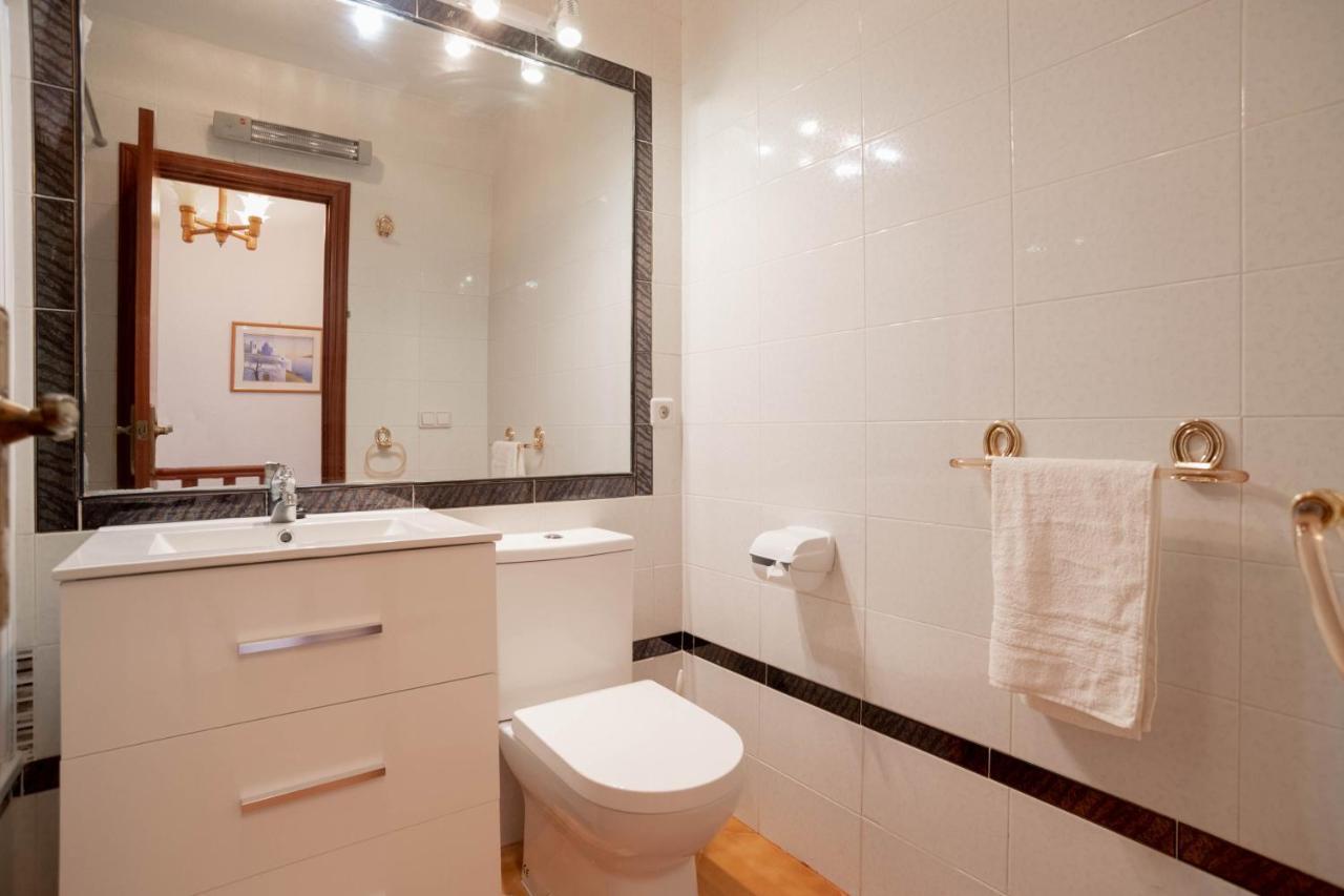 Casa Billarose - Lovely House Overlooking Pool & Walking Distance To The Beach And Restaurants Cabo Roig Exterior foto